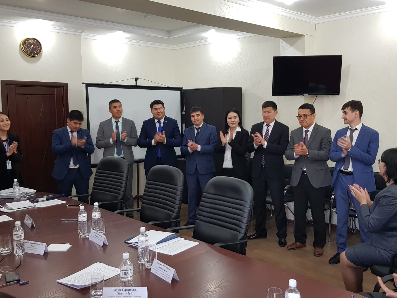 Mańǵystaýlyq eki memlekettik qyzmetshi respýblıkalyq baıqaýda top jardy