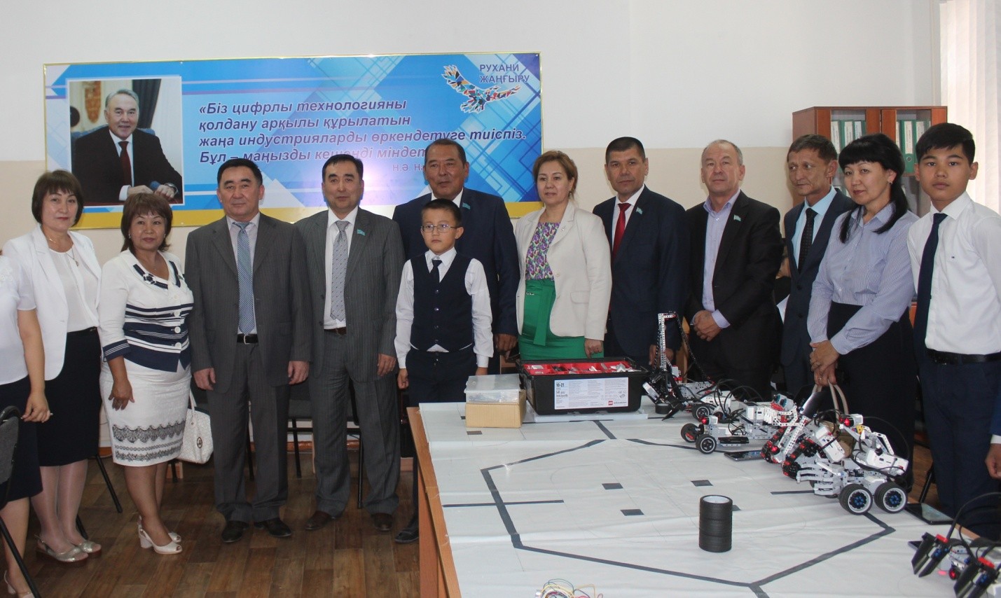 Jańaózende balalarǵa arnalǵan tegin IT synyby ashyldy
