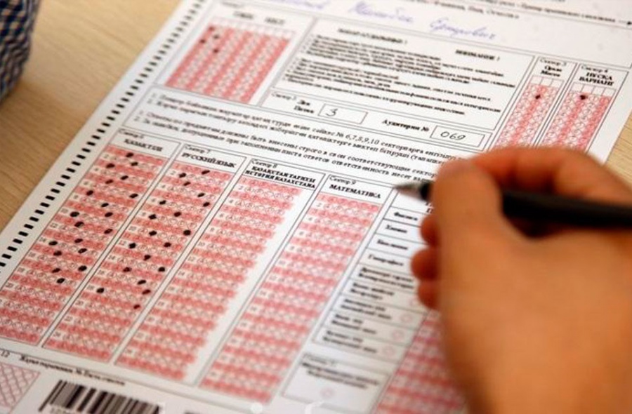 UBT-2018: Alǵashqy kúni túlekterdiń 15,5 paıyzy shekti upaıdy jınaı almady – R.Álimqulov