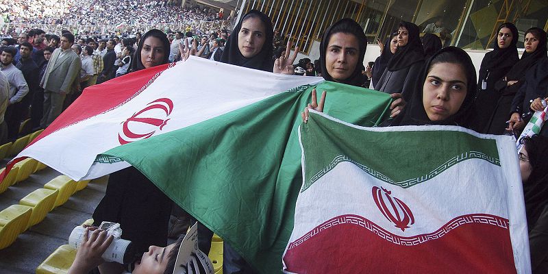 Jahan jańalyqtary. Iranda stadıonǵa qyzdardyń kirýine ruqsat etildi
