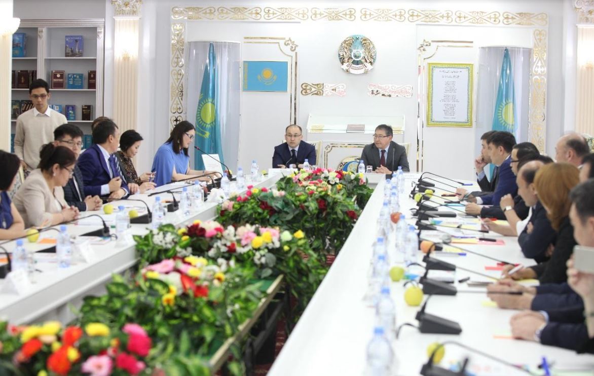 Astanada medıabilimniń damý máseleleri talqylandy 