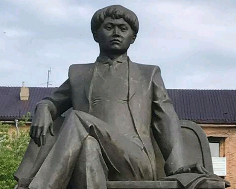 Qyzyljarda Maǵjan Jumabaevqa eskertkish ornatyldy