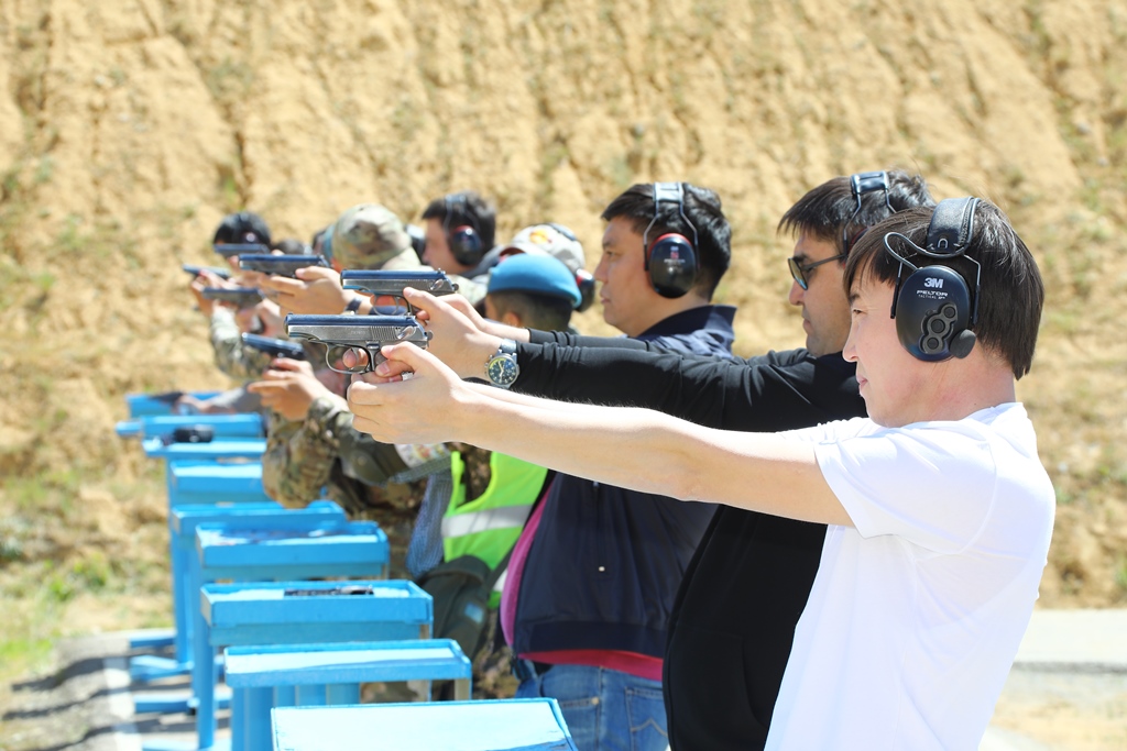 Qorǵanys mınıstrliginiń basshylyǵy respýblıkalyq BAQ jetekshilerimen kezdesý ótkizdi