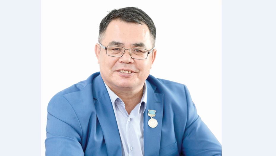 Tórińe shyǵarsań da, tóbeńe shyǵarma!