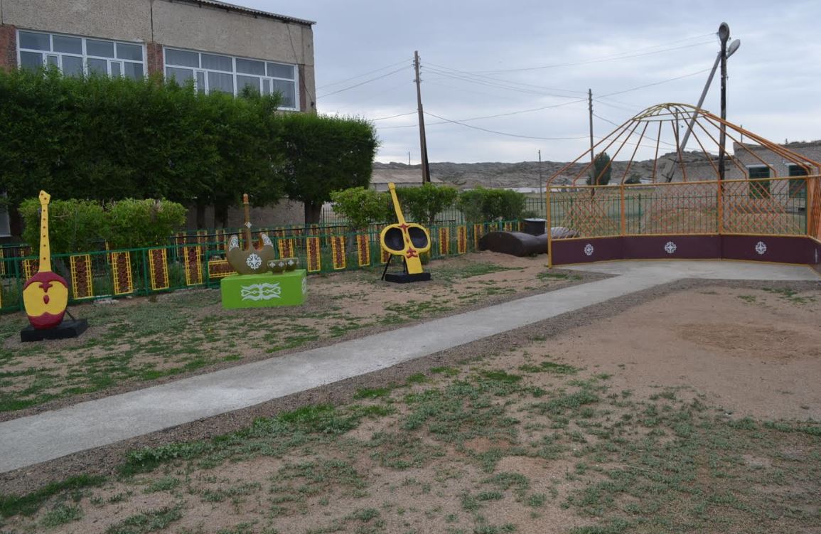 Úzdik aýyl atanǵan Arqatta ulttyq úlgidegi sý burqaq iske qosyldy.