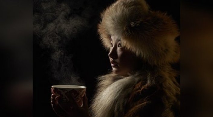 Monǵolııadaǵy qazaq qyzdyń sýreti National Geographic baıqaýynda birinshi orynǵa ıe boldy