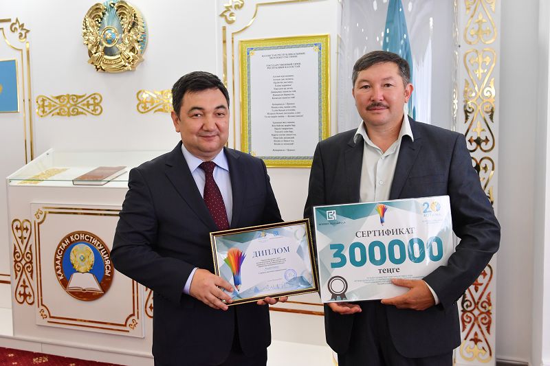 «Egemen Qazaqstan» gazeti jarııalaǵan karıkatýra baıqaýynyń jeńimpazdary anyqtaldy