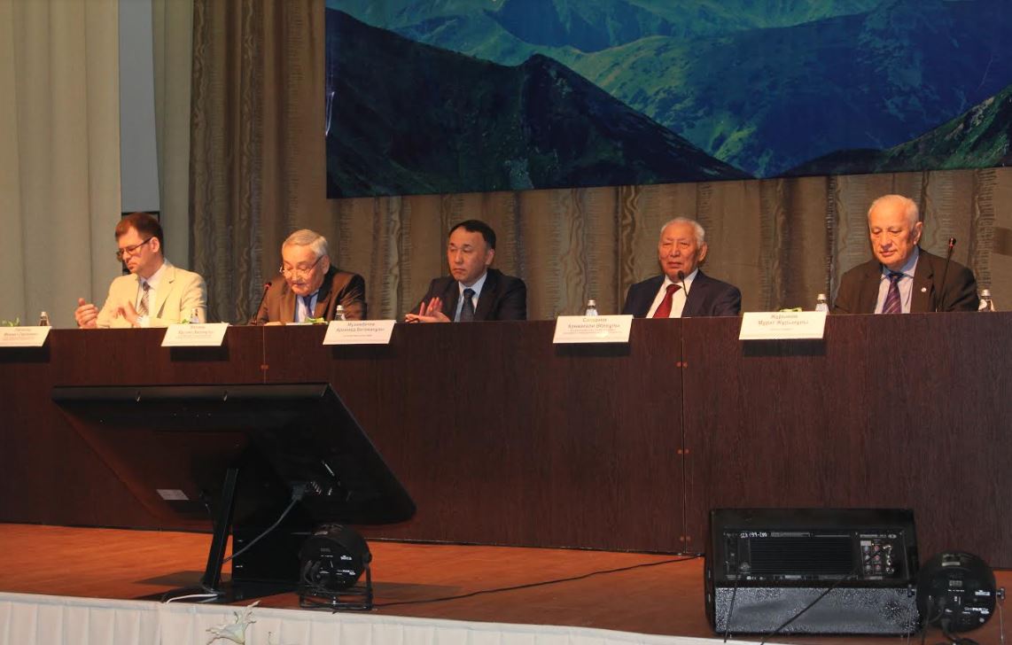 Qostanaıda Kenjeǵalı Saǵadıevtiń qurmetine halyqaralyq konferensııa ótti