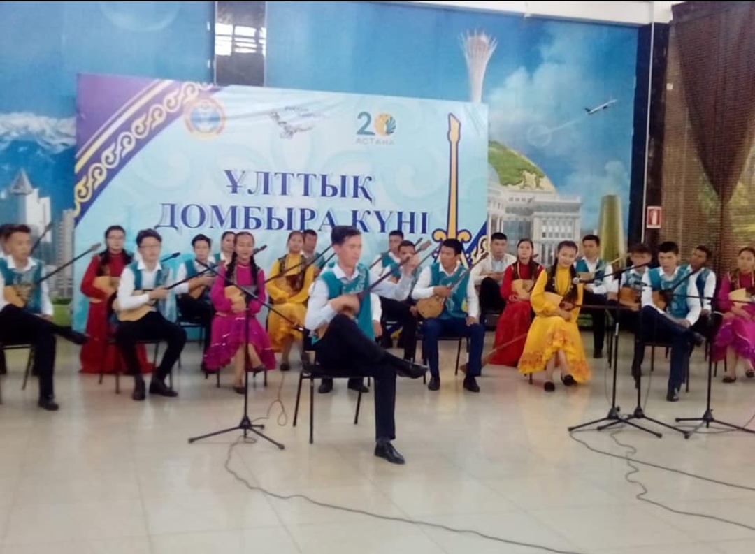 Qyzylordada Ulttyq dombyra kúni atap ótildi