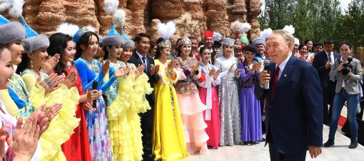 Elbasy «Jetisý» saıabaǵyn aralap kórdi