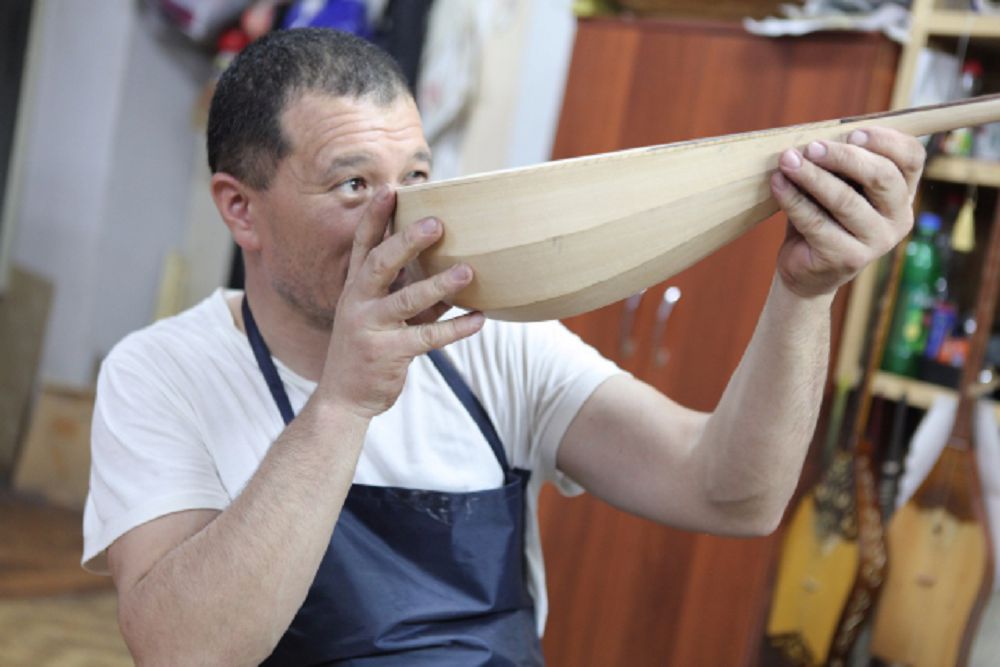 Dalanyń rýhy men babanyń ǵurpyn bederlegen sheber