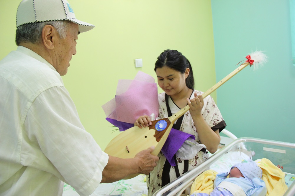 ShQO-da sábılerge dombyra syılady