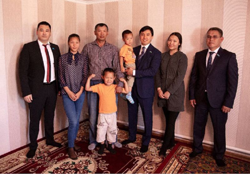 Atyraýda jalǵyzilikti áke baspanaly boldy
