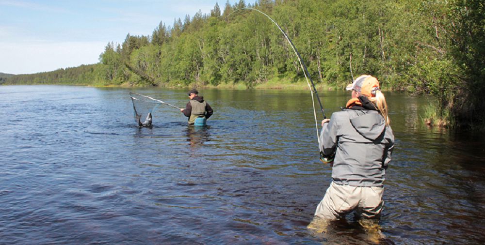 Ári balyq aýlady, ári syıaqy aldy