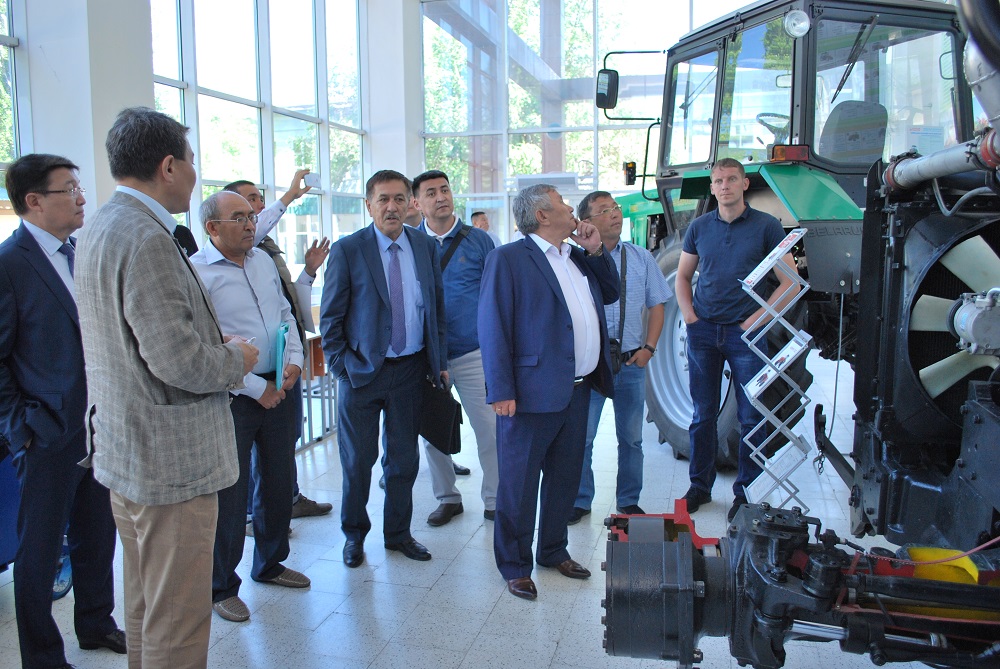 Astanada agroónerkásip keshenin sıfrlandyrý boıynsha semınar ótti