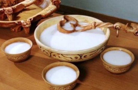 Batyr aýylyndaǵy qymyzmuryndyq
