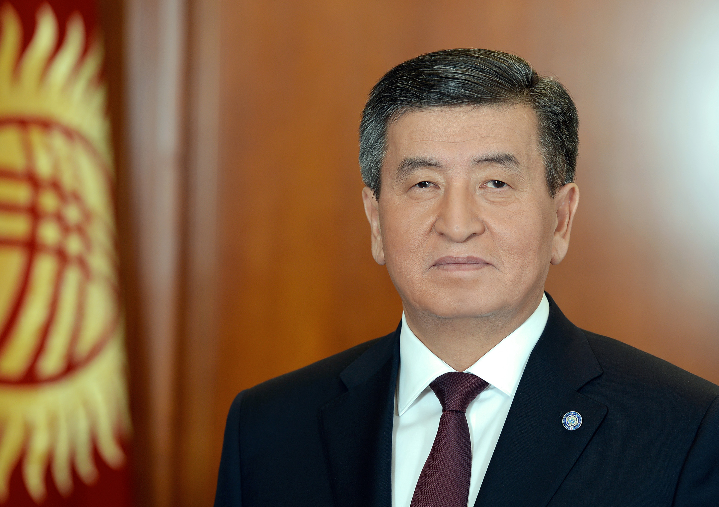 Sooronbaı Jeenbekov qazaqstandyqtardy Astananyń mereıtoıymen quttyqtady