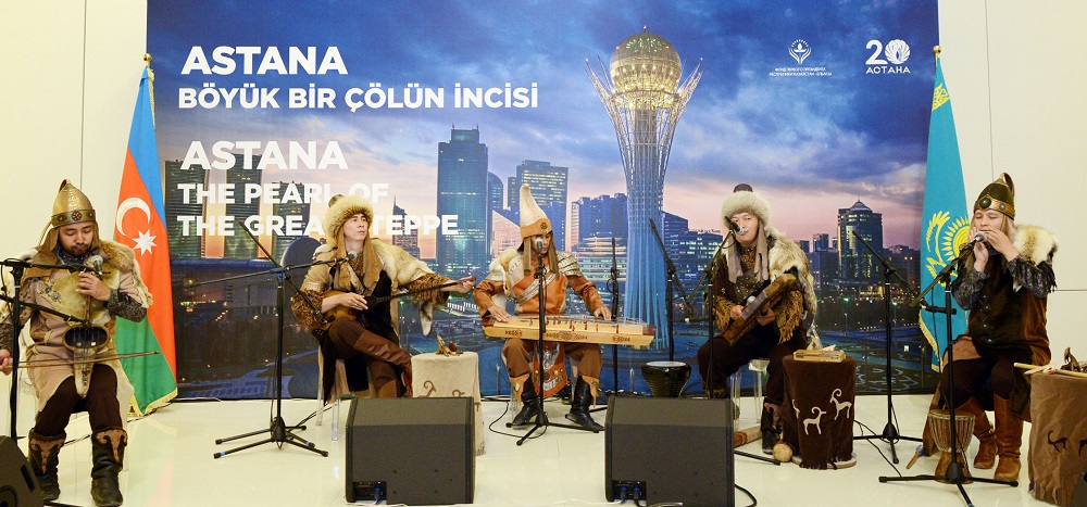 Baký qalasynda Astananyń týǵan kúni toılandy