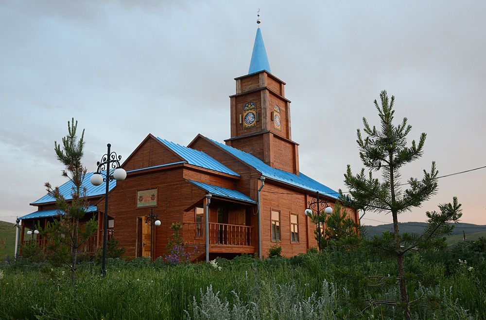 Qunanbaı qajy qoıǵyzǵan aı belgisi tabyldy