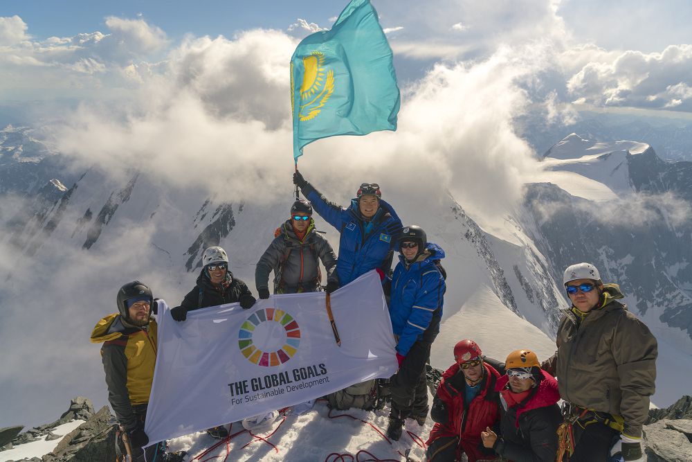 Taýly Altaıdyń eń bıigin baǵyndyrdy