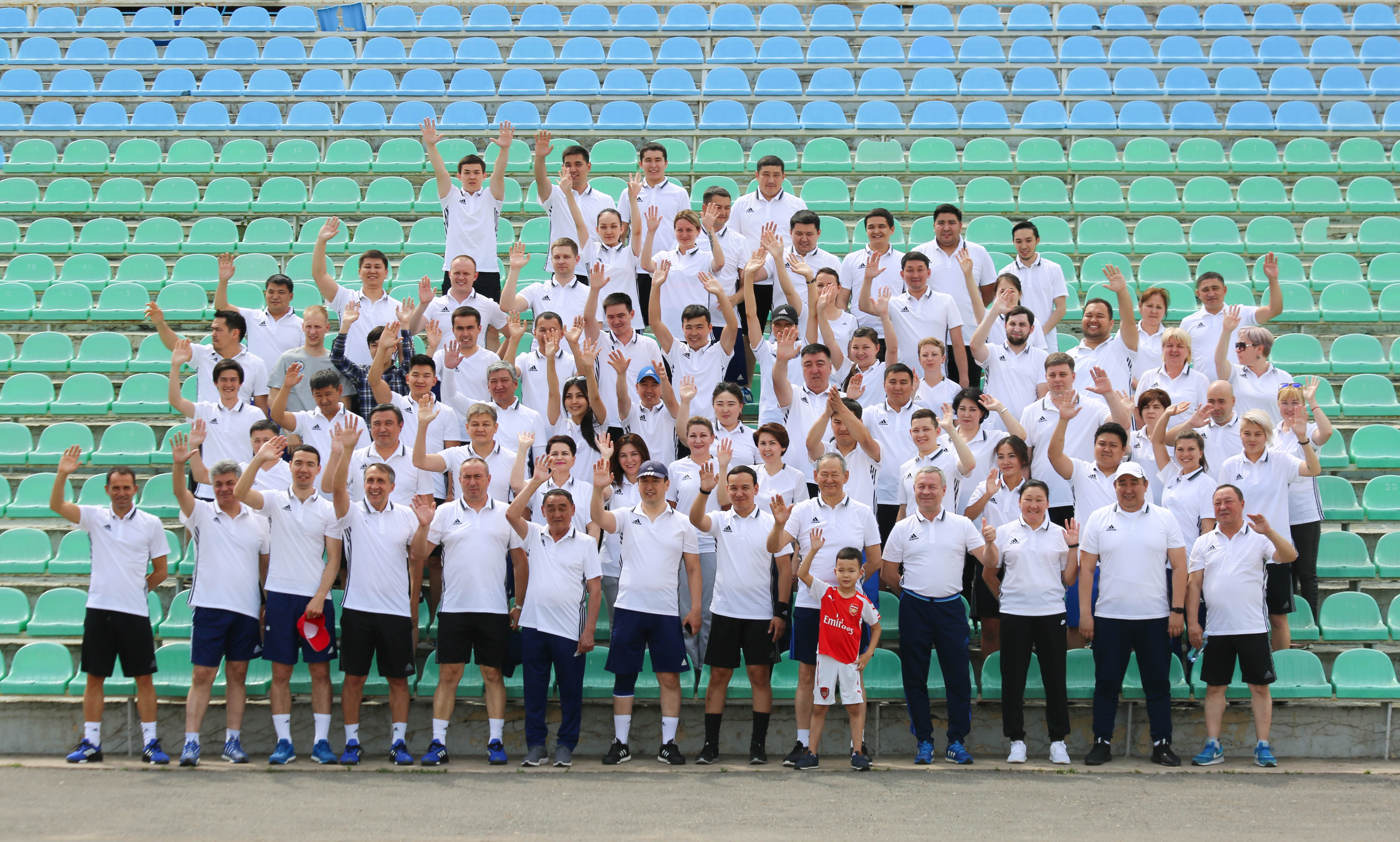 Eýrokýbok qatysýshylaryn júgirý arqyly qoldady