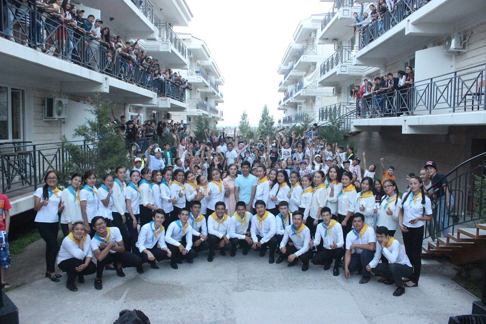 Balalardy baýyrlastyratyn balalar lageri kóbeıse ıgi