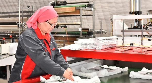 Aqtóbede tabıǵatqa keri ekologııalyq áserin tıgizbeıtin polıetılen qaltashalar shyǵaryla bastady