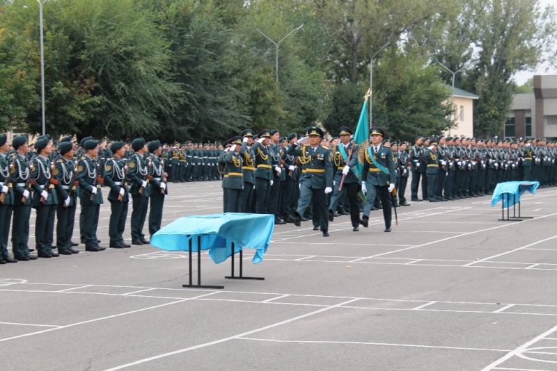 Kýrsanttar áskerı kemelerde tájirıbeden ótti