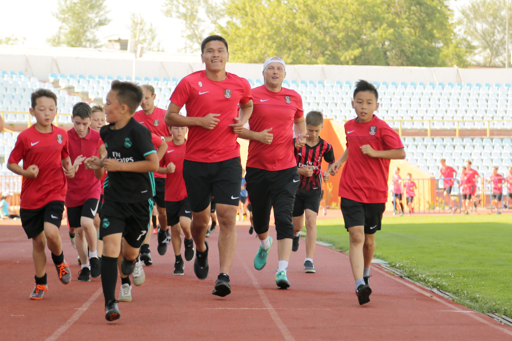 «Shahter» eýrokýbokqa qatysyp jatqan otandyq komandalardy qoldady