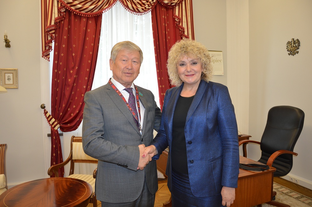 Senator T. Muqashev Polsha Senaty men Seıminiń basshylarymen kezdesti