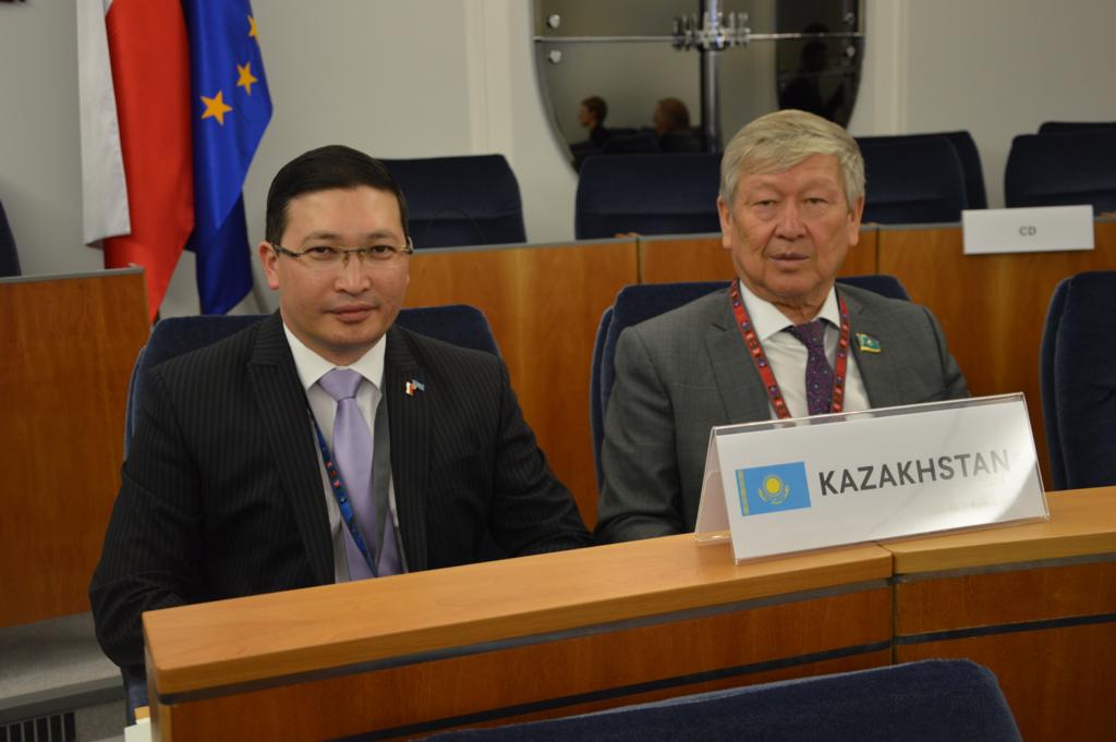 Senator eýropalyq parlamentshilerge Qazaqstannyń jahandyq bastamalary týraly aıtty