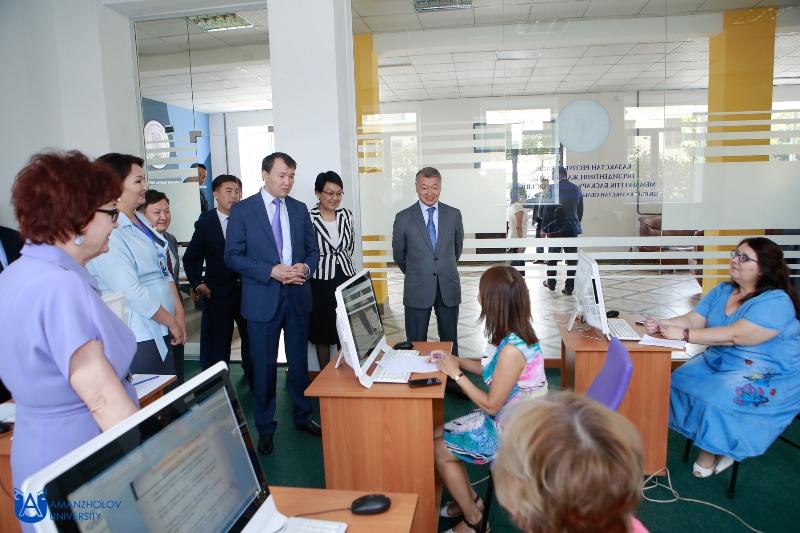 Alık Shpekbaev ShQO-da júzge jýyq ákimmen kezdesti