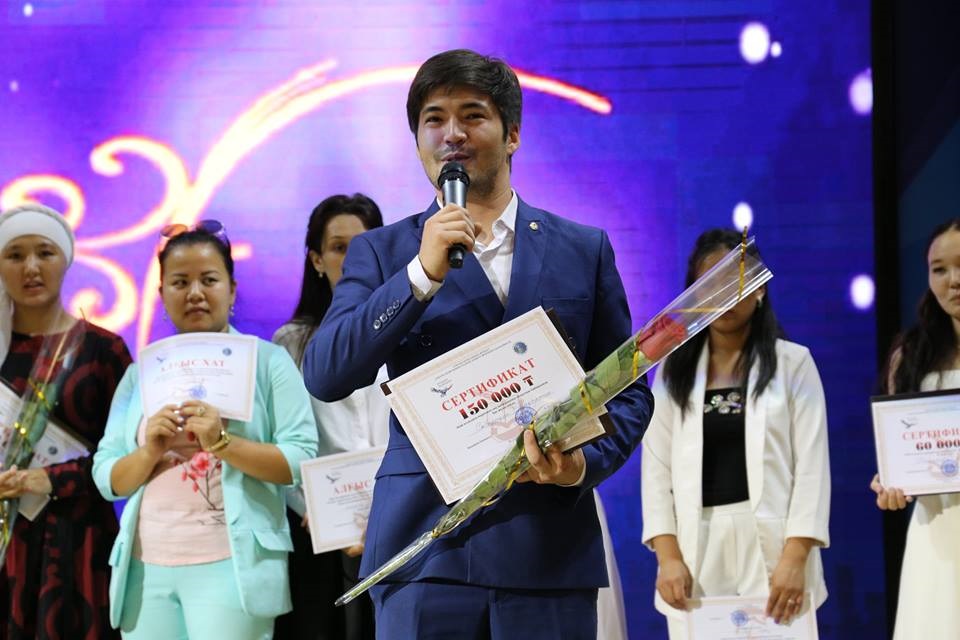 Taldyqorǵanda kórkemsóz oqý sheberleri saıysqa tústi
