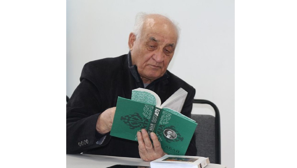 Úsh tildegi «Sátbaev» ǵumyrnamasy qalaı týdy? 