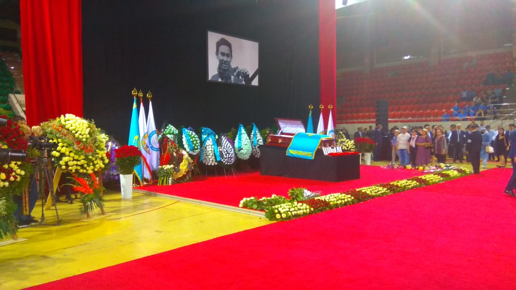 Almatylyqtar Denıs Tendi aqtyq saparǵa shyǵaryp saldy