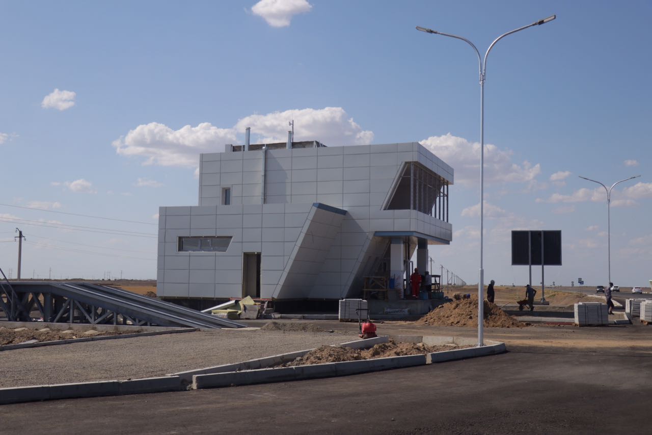 Atyraý qalasyna kire beristerge 4 stasıonarlyq polısııa beketi salynady