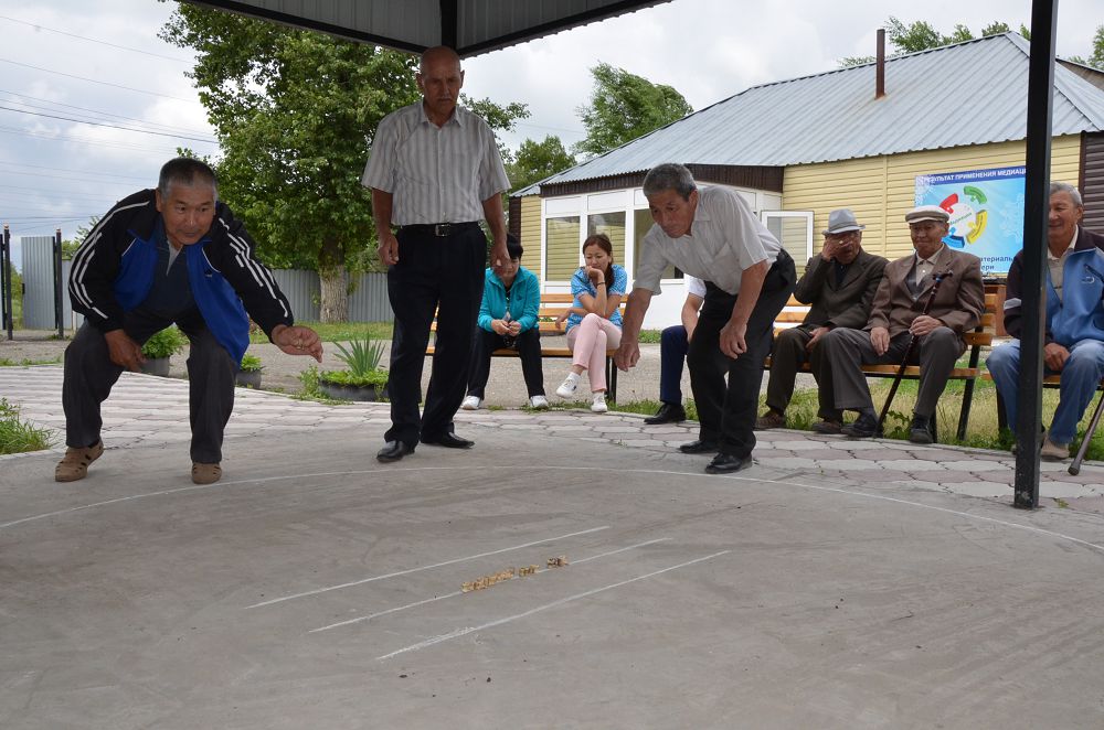 Jarma aýdan­yndaǵy ardagerler asyq atýdan saıysqa tústi