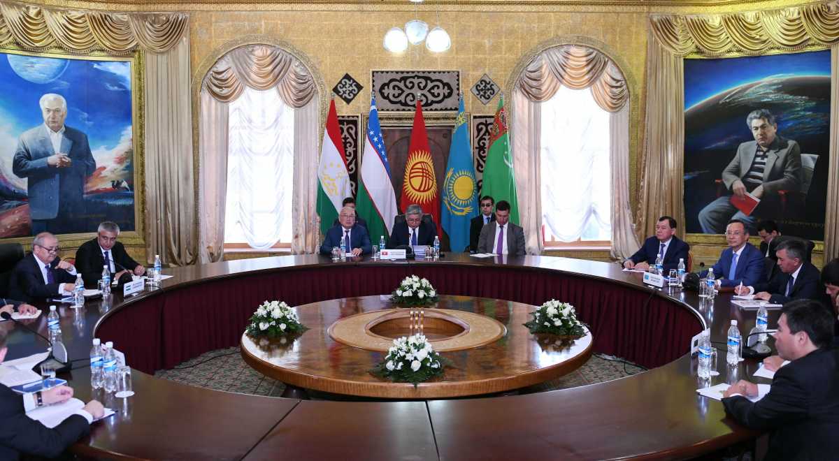 Ortalyq Azııa elderi: yntymaqtastyq keńeıe tústi