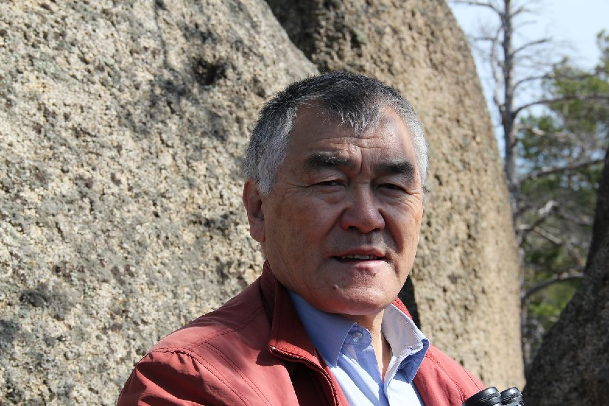 «Aýylynda bar aǵanyń qyzqaraǵaı» - Jolaman Tursynbaev
