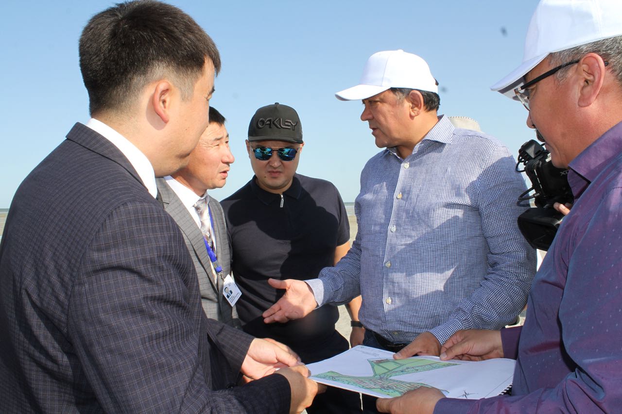 Nurlan Noǵaev Isataı aýdanyna jumys saparynda qurylys nysandaryna eskertýler jasady