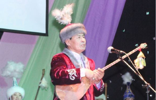 Aqjaıyqta jyrshy Kósherǵalı Makarovty eske aldy