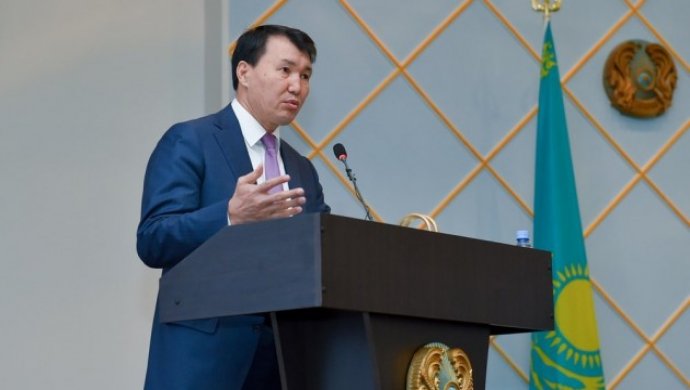 Alık Shpekbaev Ulttyq bıýronyń aýmaqtyq basshylaryn ózara almastyrdy