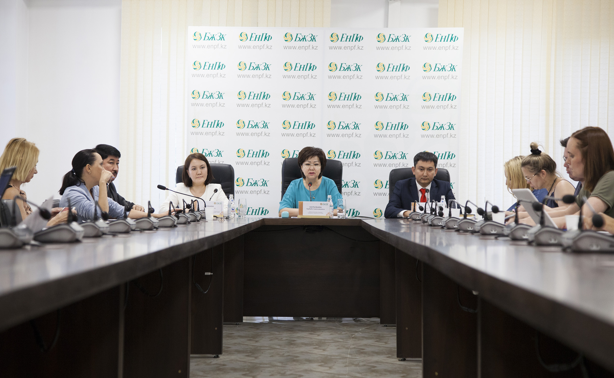 Elimizde zeınetaqy qyzmetteri «WhatsApp», «Telegram» messendjerine qosyldy