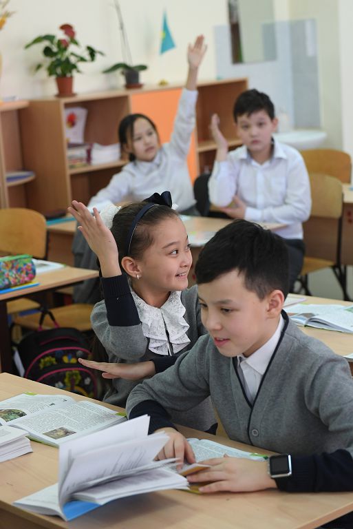 Jańa bilim baǵdarlamasyndaǵy júıesizdikter anyqtaldy