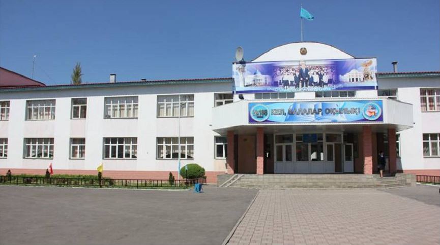 «Mektebimizge Berdibek Soqpaqbaev esimin qaıtaryńyzdar!..»
