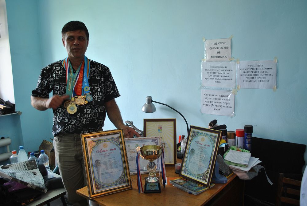 Aıaq-kıim sheberi Iýrıı Jýkov 
