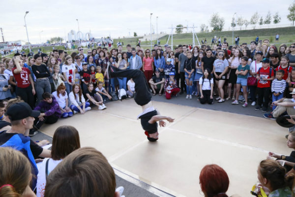 Qostanaıda dúnıejúzilik jastar kúni jarqyn sharalarmen atalyp ótti
