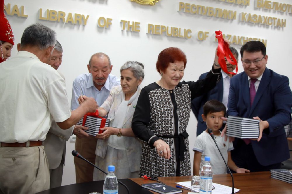 Málik Otarbaevtyń «Bir qaıyry bar dúnıe» kitabynyń tusakeseri ótti