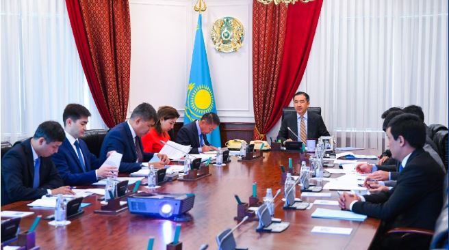 Baqytjan Saǵyntaev densaýlyq saqtaý salasyn damytý máseleleri jóninde keńes ótkizdi