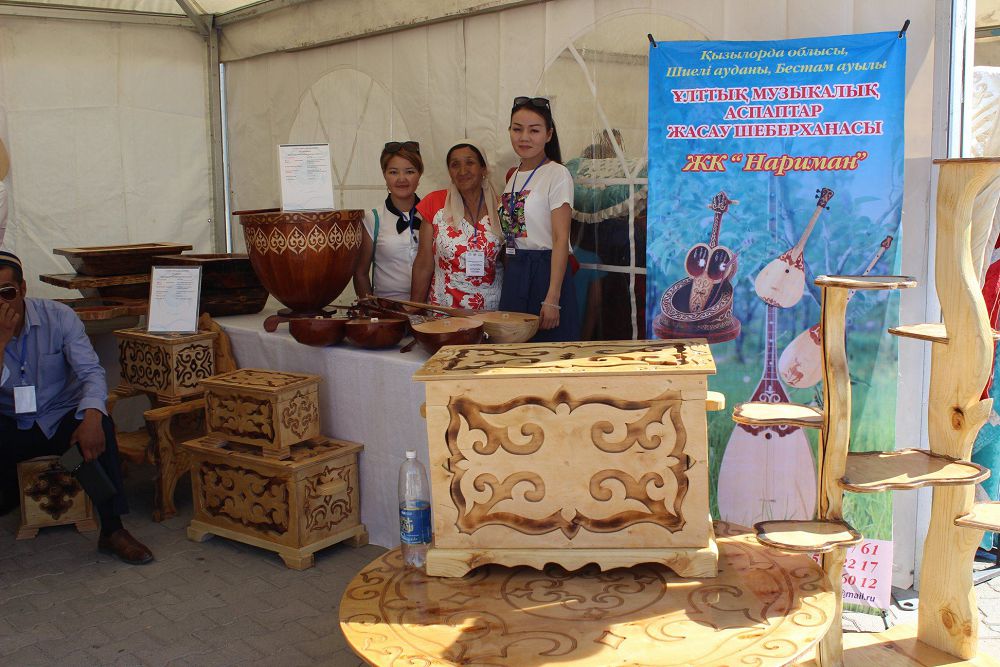 Qyzylordada kásipkerler kóbeıip keledi
